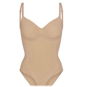 NWOT SEAMLESS SCULPT BRIEF BODYSUIT